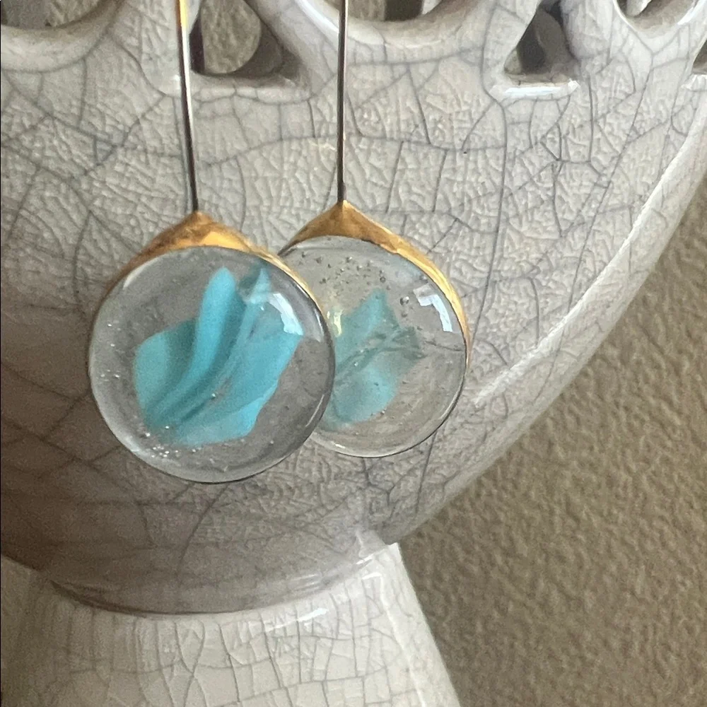 Elegant Gold and Blue Dangle Earrings - Picture 4 of 4